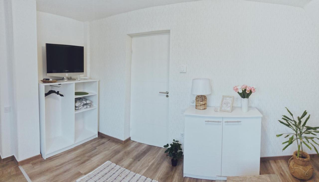 Tramini Apartmanok Eger Eksteriør billede